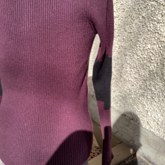 CALVIN KLEIN JEANS WINE AND BLACK CREW NECK SWEATER - Picture 3 of 7